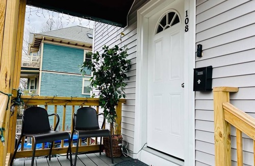 Providence Apartment | ⭐Modern, Spacious & Quiet ⭐3 BR APT ⭐Near BROWN, RISD, College Hill, Downtown ⭐