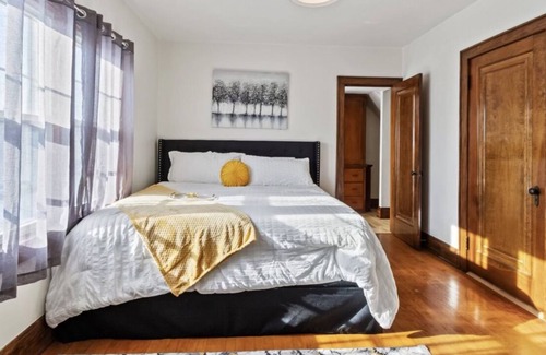 Bay View Apartment | Modern Spacious UPPER level 2 BR in BEAUTIFUL Bayview