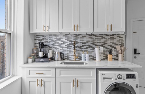 Union City Apartment | Modern & Spacious | 3BR | Near NYC