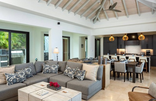Contant Farms House | Modern, Spacious Villa with Panoramic Ocean Views – Minutes from Cruz Bay