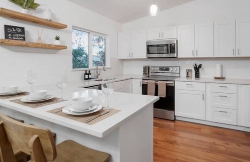 West Westminster House | Modern Standley Lake Retreat. HOT TUB. GAME ROOM