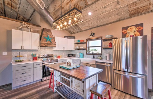 Morgan Mill House | Modern Stephenville Farmhouse: 8 Mi to Dtwn!