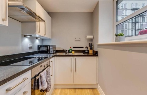 Stevenage Apartment | Modern Stevenage flat town centre 4people family