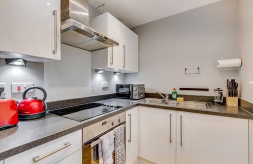 Stevenage Apartment | Modern Stevenage flat town centre 4people family