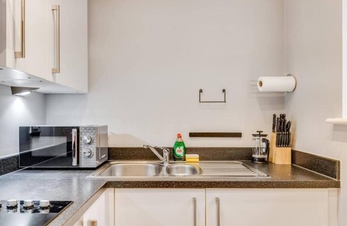 Stevenage Apartment | Modern Stevenage flat town centre 4people family