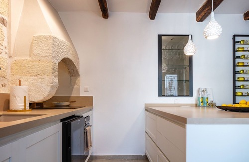 Old Town Rethymnon Villa | Modern Stone Villa Lemonia w/(heated-hot tub)pool/Steam room, Old City, Rethymno