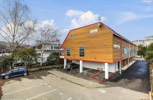 Dunedin City Centre Apartment | Modern Stopover, Free Parking
