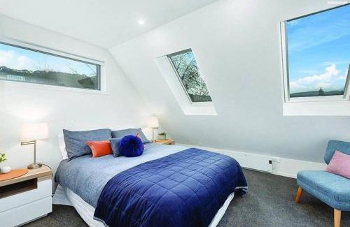 Dunedin City Centre Apartment | Modern Stopover, Free Parking