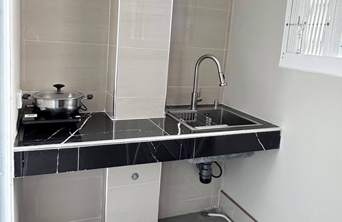 Nong Prue Hotel | Modern Studio 50m from Jomtien Beach, Free WiFi & Balcony