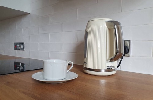 Stourport-on-Severn Apartment | Modern studio apartment in a 200-year old listed building