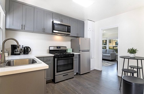 The Flats Apartment | Modern Studio Apartment in Prime Location