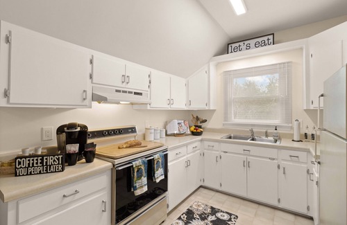 Barium Springs Apartment | Modern Studio Apartment in Tranquil wooded setting, minutes from I-40 & I-77.