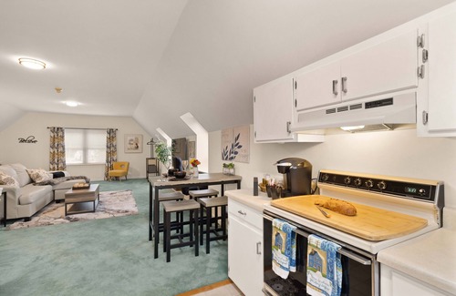 Barium Springs Apartment | Modern Studio Apartment in Tranquil wooded setting, minutes from I-40 & I-77.