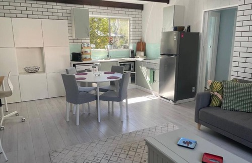 Athelstone Apartment | Modern studio apartment with private patio in the foothils of Adelaide