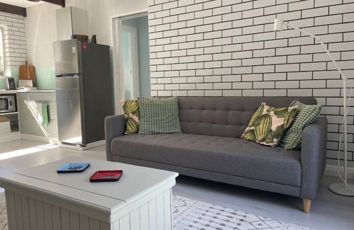 Athelstone Apartment | Modern studio apartment with private patio in the foothils of Adelaide