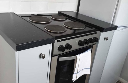 Tooting Apartment | Modern studio Apartment, South West London