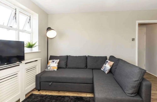 Tooting Apartment | Modern studio Apartment, South West London