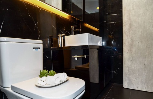 Tin Hau Apartment | Modern Studio Apartment Near Causeway Bay [2]