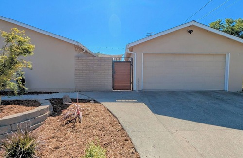 South Natomas Apartment | Modern Studio Between Downtown & Airport