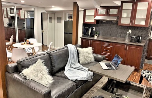 Hurontario Condo | Modern Studio Bsmt Unit @ The Heart of Mississauga