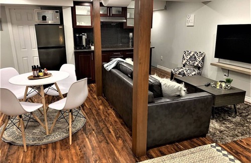 Hurontario Condo | Modern Studio Bsmt Unit @ The Heart of Mississauga