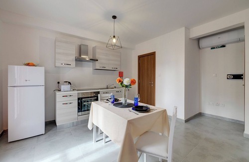 Gzira Apartment | Modern Studio, Central Location