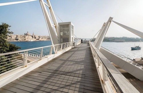 Gzira Apartment | Modern Studio, Central Location
