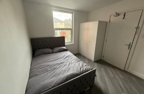 Maidstone Apartment | Modern Studio - Centre Maidstone