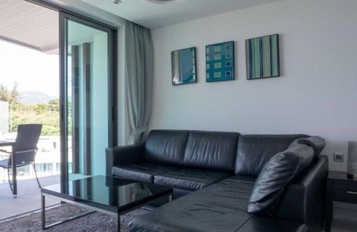 Patong Resort | Modern Studio Condo with private Rooftop Terrace and Jacuzzi