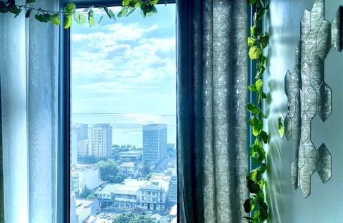 Barangay 670 Condo | Modern Studio Condominium w/Manila Bay View Sunset