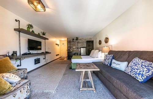 Truckee Condo | Modern Studio Deluxe #231 at Donner Lake Village