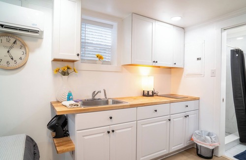 Metropolitan Apartment | Modern Studio Getaway