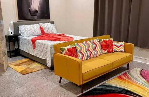 Riverside Apartment | Modern Studio, Heart of Riverside sq mins shops.