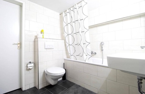 Dusseldorf Old Town Apartment | Modern studio in a top location in the old town