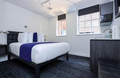 Fenway–Kenmore Apartment | Modern Studio in Historic Boston - Garden Unit #1