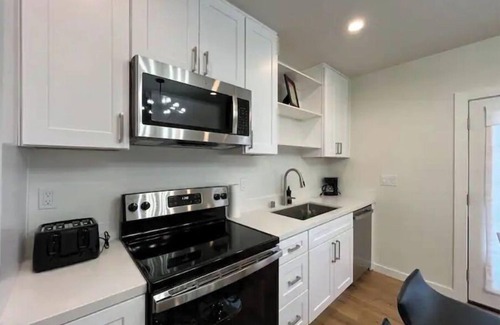 Marysville Apartment | Modern studio in MarysVille – A Forest Haven