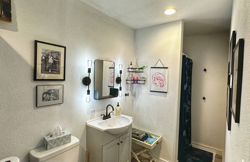 Bell County Apartment | Modern Studio in the country minutes from town