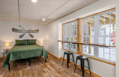 Mayfield Condo | Modern Studio in Beach Resort near TC