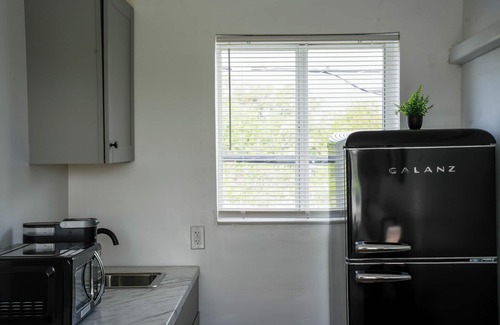 Old Northwood Historic District Hotel | Modern Studio Near Downtown