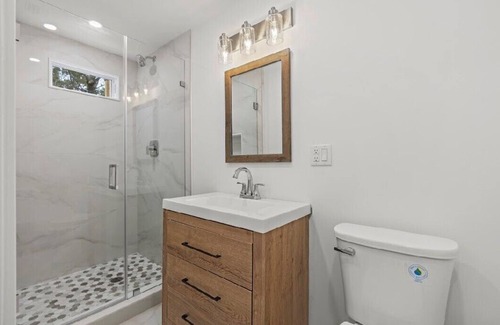 South Miami Apartment | Modern Studio Near shops and University of Miami