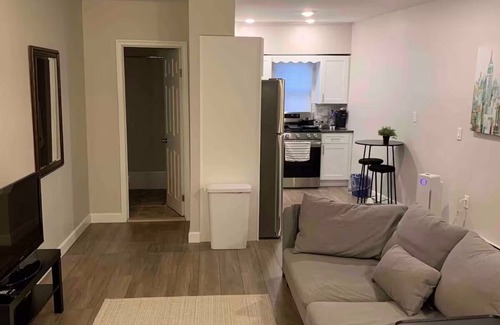 West Side Apartment | modern studio oasis 25min to NYC