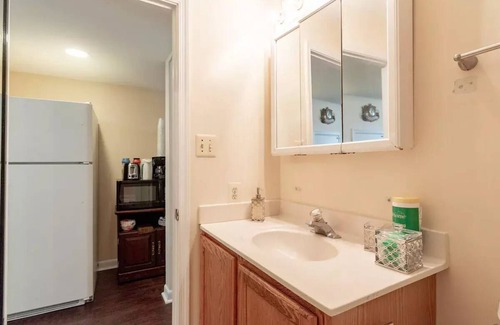 Nauck Apartment | ★Modern Studio-Private Entrance/Bath Min from DC★