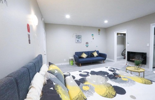 Koreatown Apartment | Modern Studio w/Parking @ctr of Koreatown/DTLA
