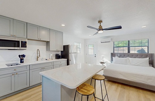 Fredericksburg Apartment | Modern studio with patio and private hot tub, short drive to Fredericksburg