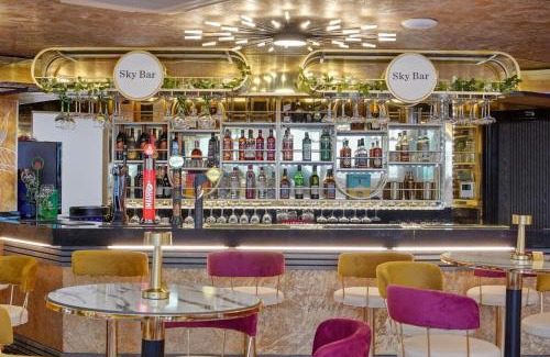 Valentines Apartment | Modern Studio with Balcony Godino Hotel Ilford