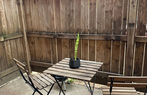 Spring Branch East Condo | Modern Studio with Private Patio in HTX