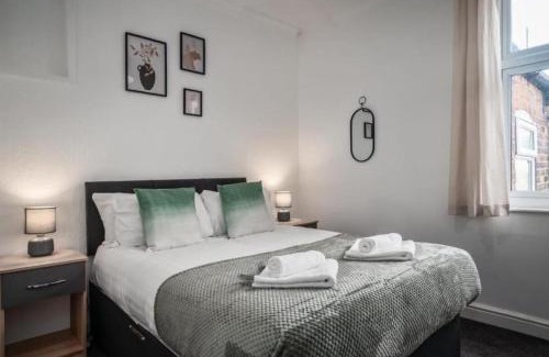 Goole Apartment | Modern & Stunning 4 Bedroom House in Goole