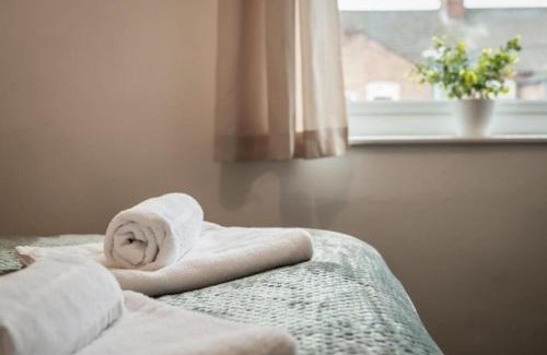 Goole Apartment | Modern & Stunning 4 Bedroom House in Goole