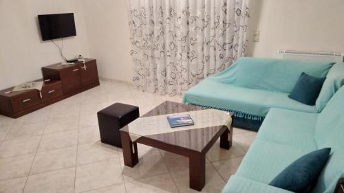 Loutra Edipsou Apartment | Modern-style apartment