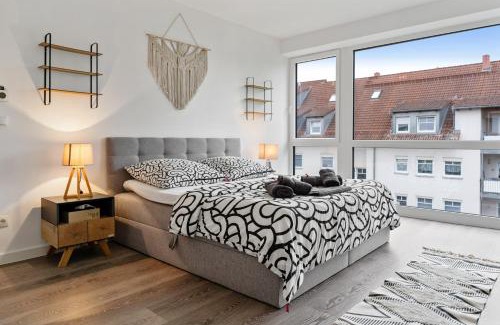 Herzogenaurach Apartment | Modern Style Business Suite - Office - Kitchen - Balcony